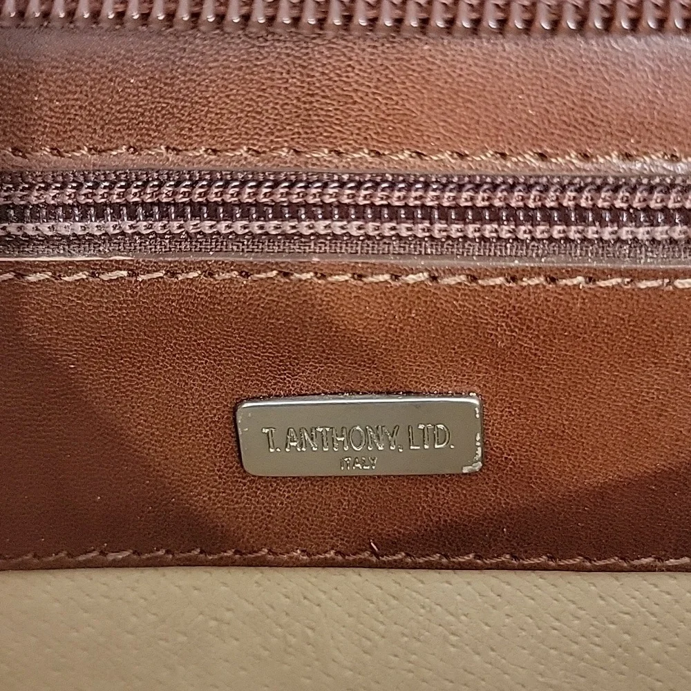 T. Anthony Leather Portfolio Case Under Arm Folio Zippered Pad Cover